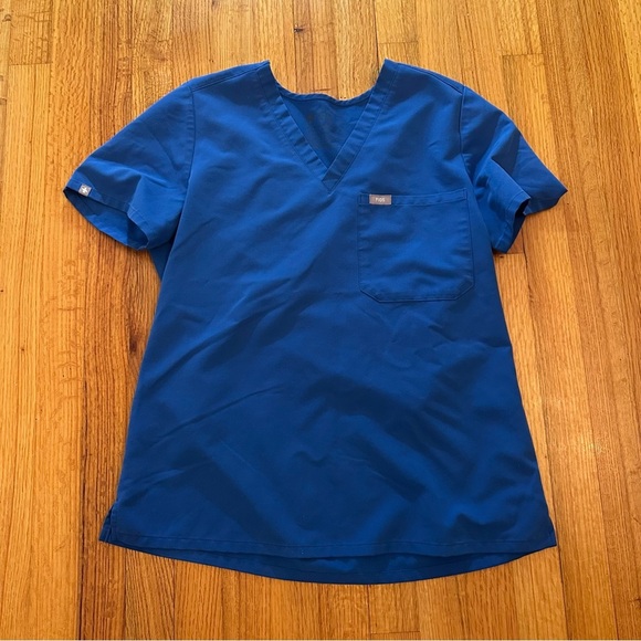 Figs Women’s Size M  Catrina One Pocket Blue Scrub Top (z) - Picture 7 of 11